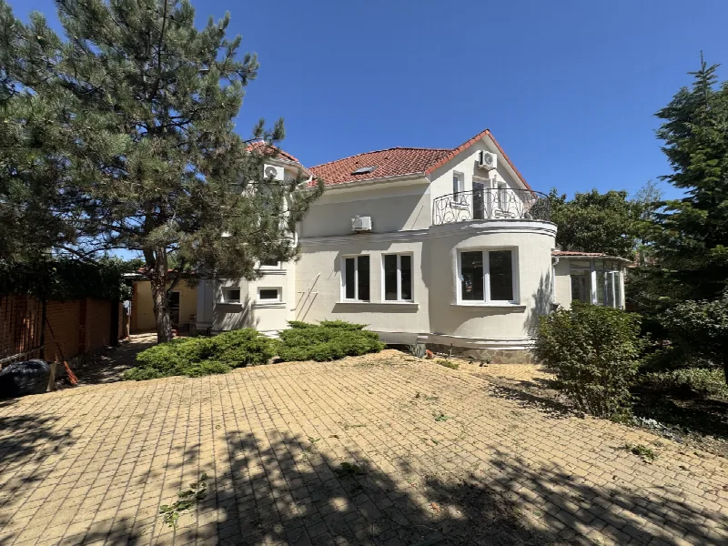 5-кімнатні, 400 м²