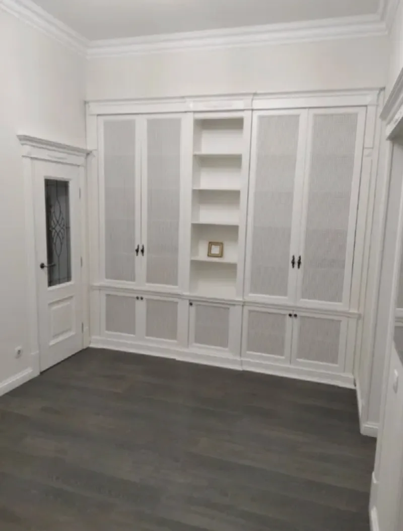 Комерційна, 85 м², Центр