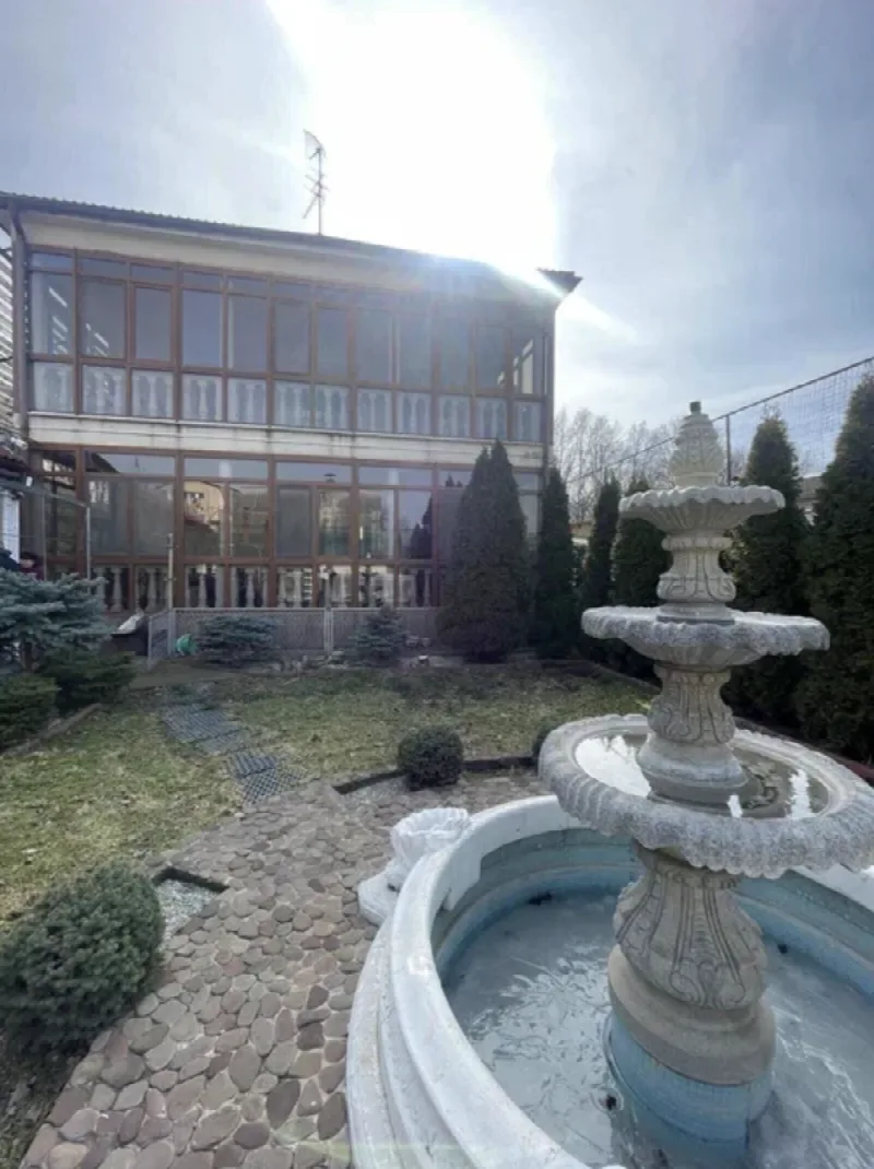 6-комнатный дом, 305 м², Ленпоселок