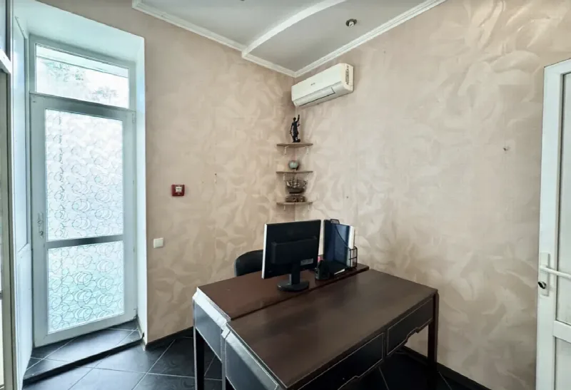Коммерция, 85 м², 7 Самураев, Молдаванка