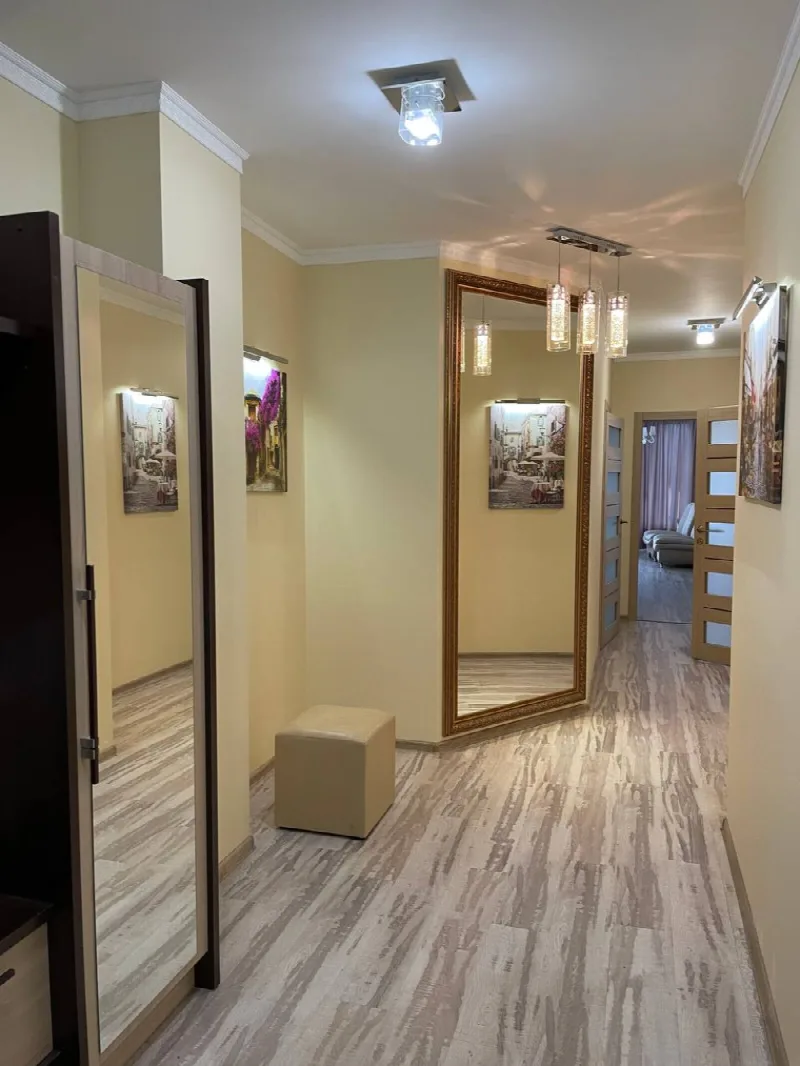 2-комнатная квартира, 103 м², Синяя птица, Центр