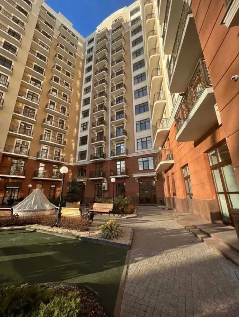 4-кімнатна квартира, 270 м², Будинки Каркашадзе, Шевченко-Французький