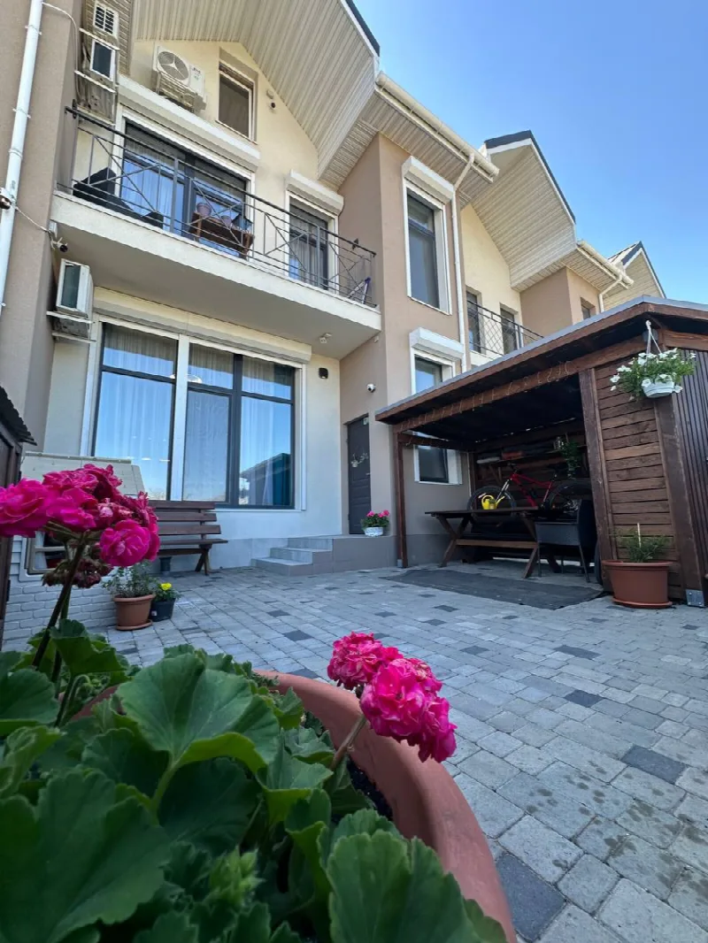 2-кімнатні, 140 м²