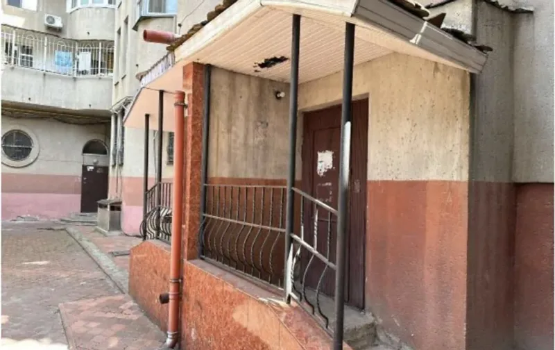 8-кімнатні, 80 м²