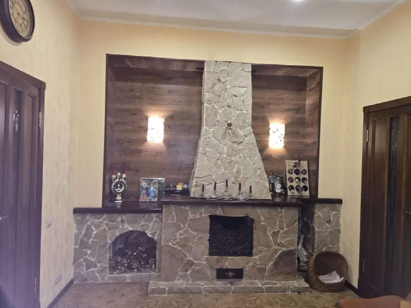 5-кімнатна квартира, 135 м², Молдаванка