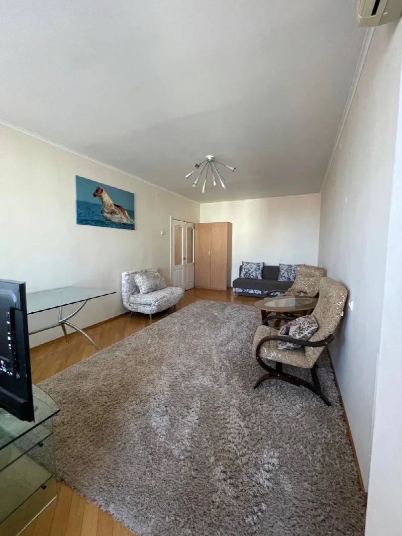 2-комнатная квартира, 70 м², Центр