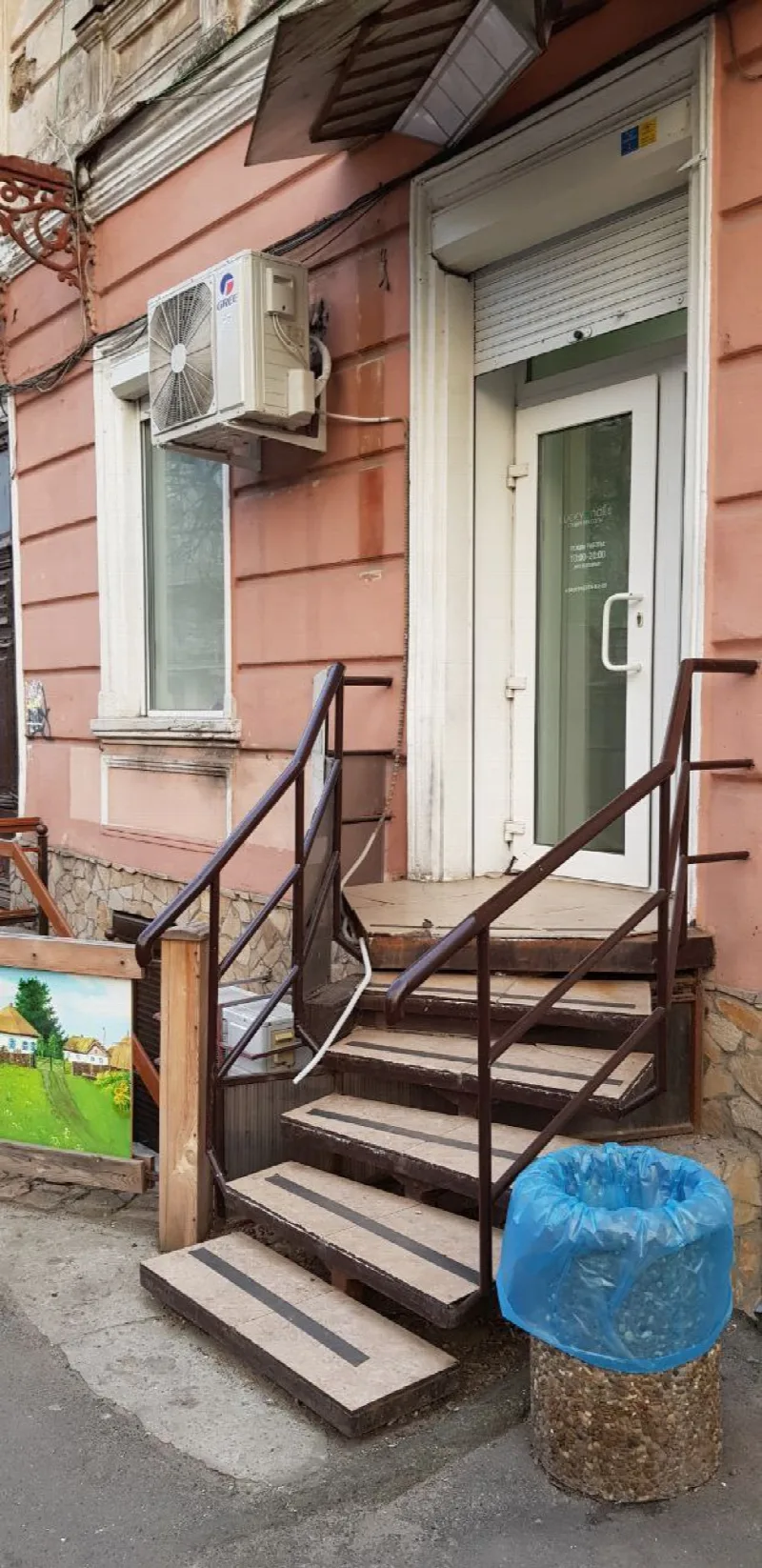 Комерційна, 60 м², Центр
