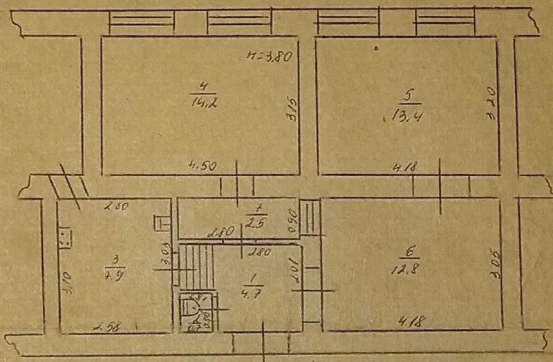 3-комнатная квартира, 56 м², Центр