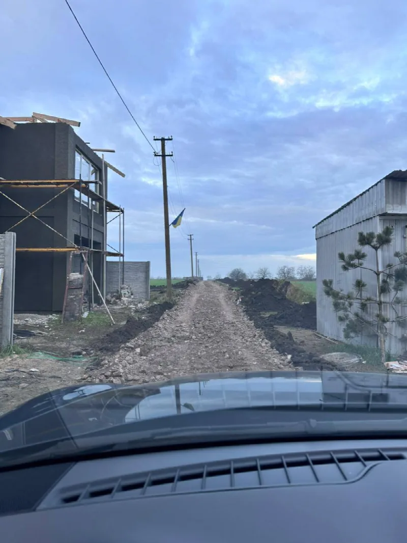 Land, Chornomorka 2