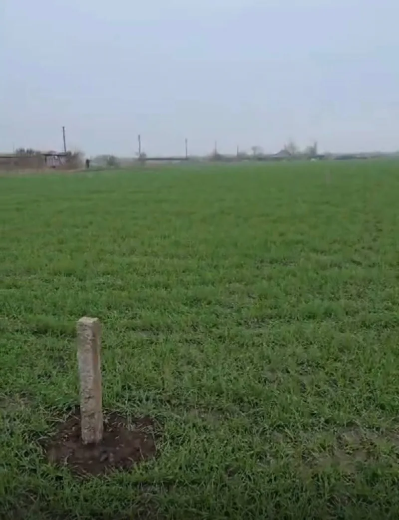 Land, Chornomorka 2