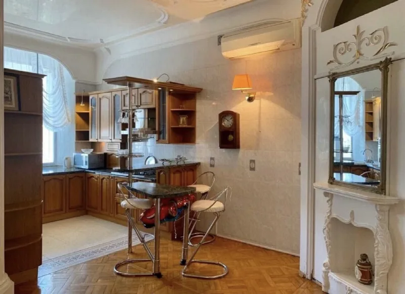 4-кімнатна квартира, 150 м², Шевченко-Французький
