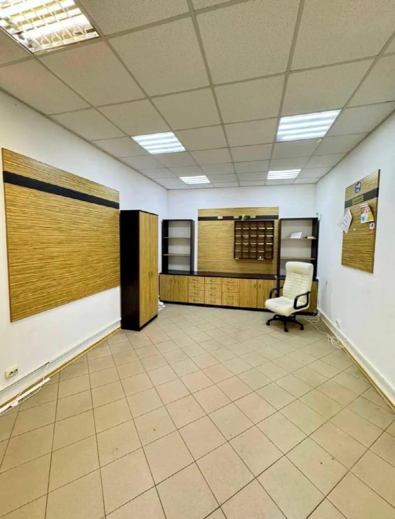 Коммерция, 29 м², Центр