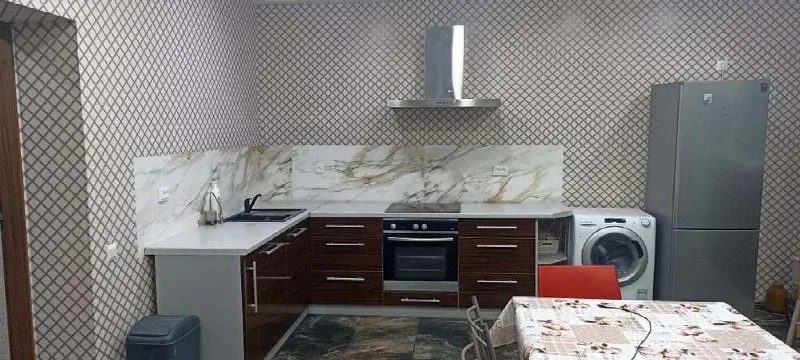 6-кімнатні, 169 м²