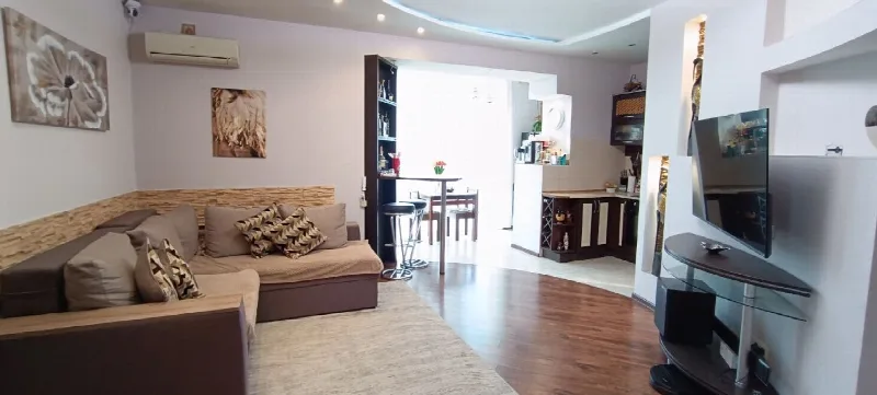 3-кімнатні, 90 м²