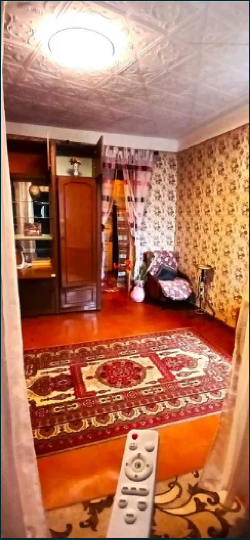 5-кімнатні, 60 м²