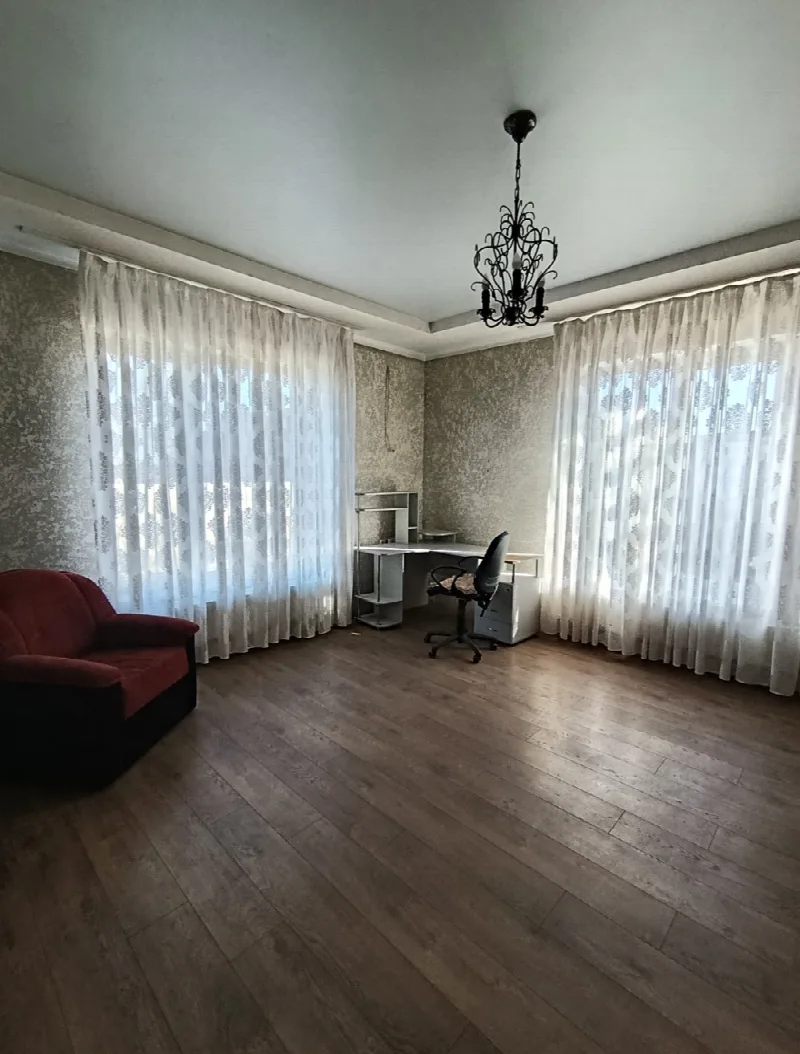 3-кімнатний будинок, 230 м², Усатове