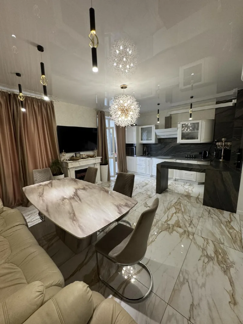 3-кімнатні, 100 м²