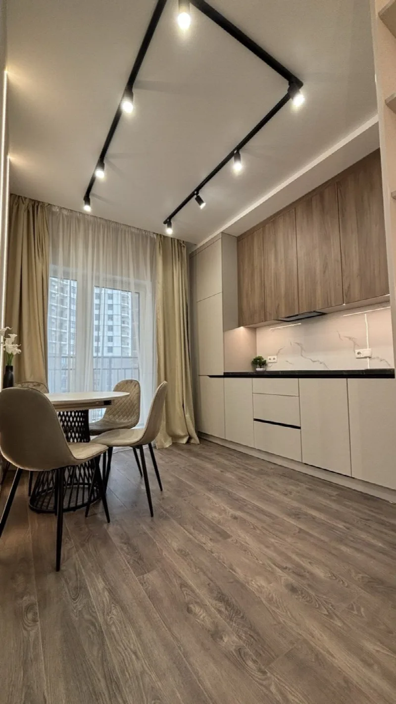 1-кімнатні, 42 м²