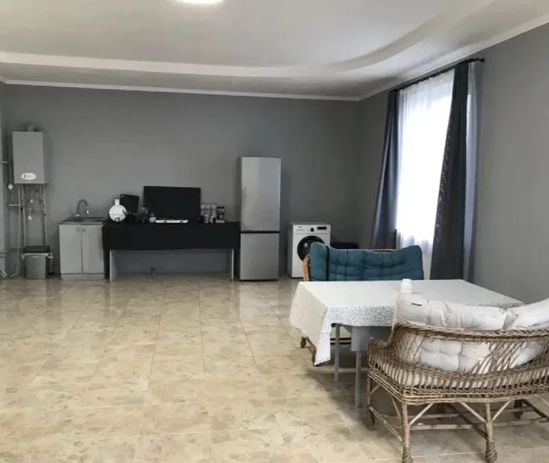 4-кімнатні, 185 м²