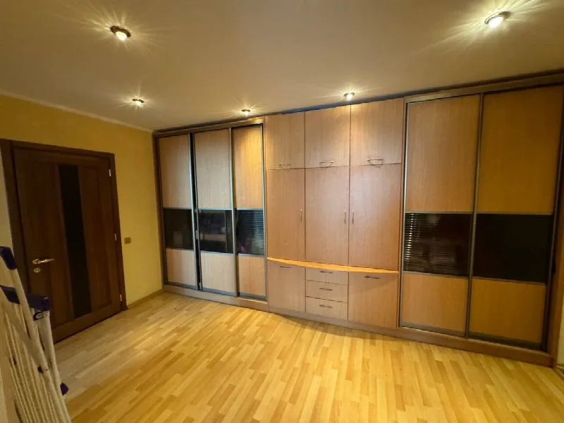 2-кімнатні, 75 м²