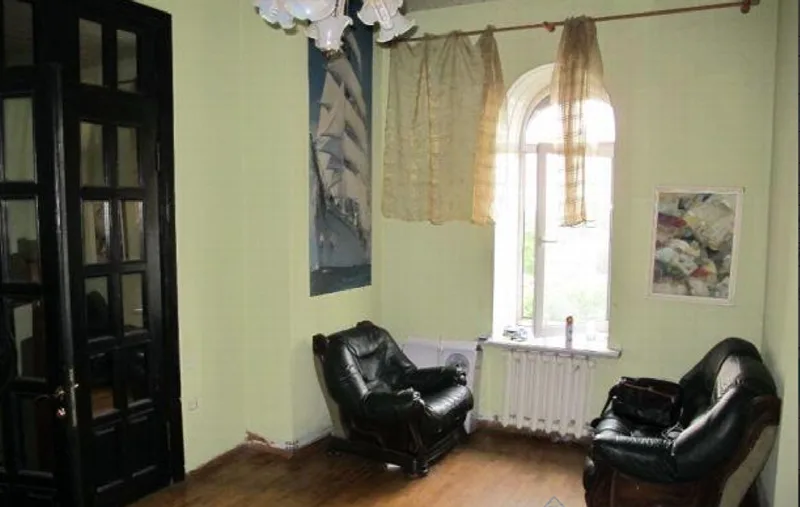 4-кімнатна квартира, 102 м², Центр