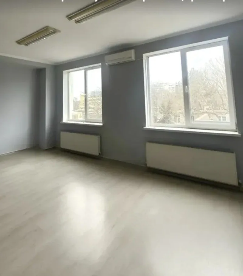 Комерційна, 305 м², Фонтан