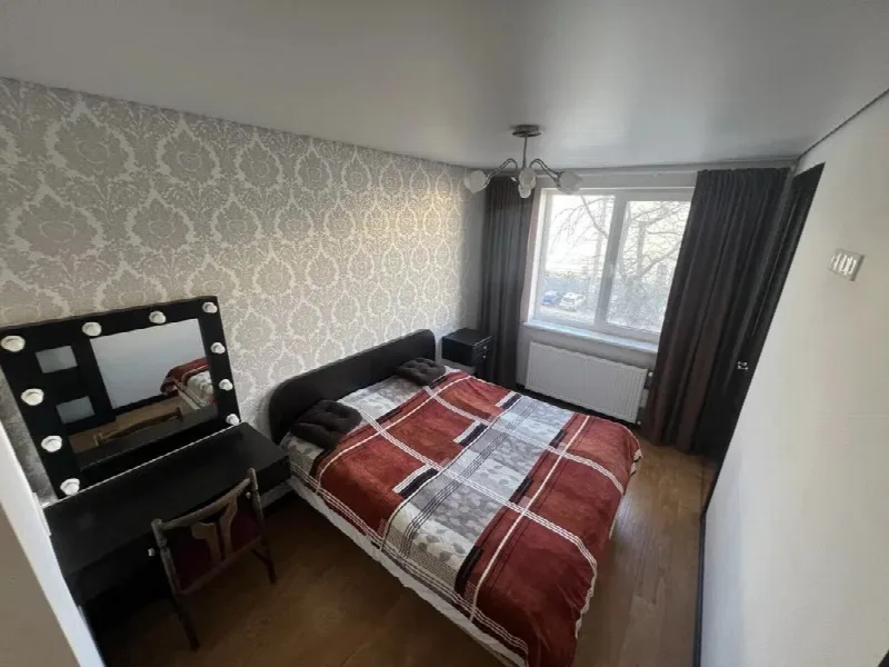 2-кімнатні, 80 м²