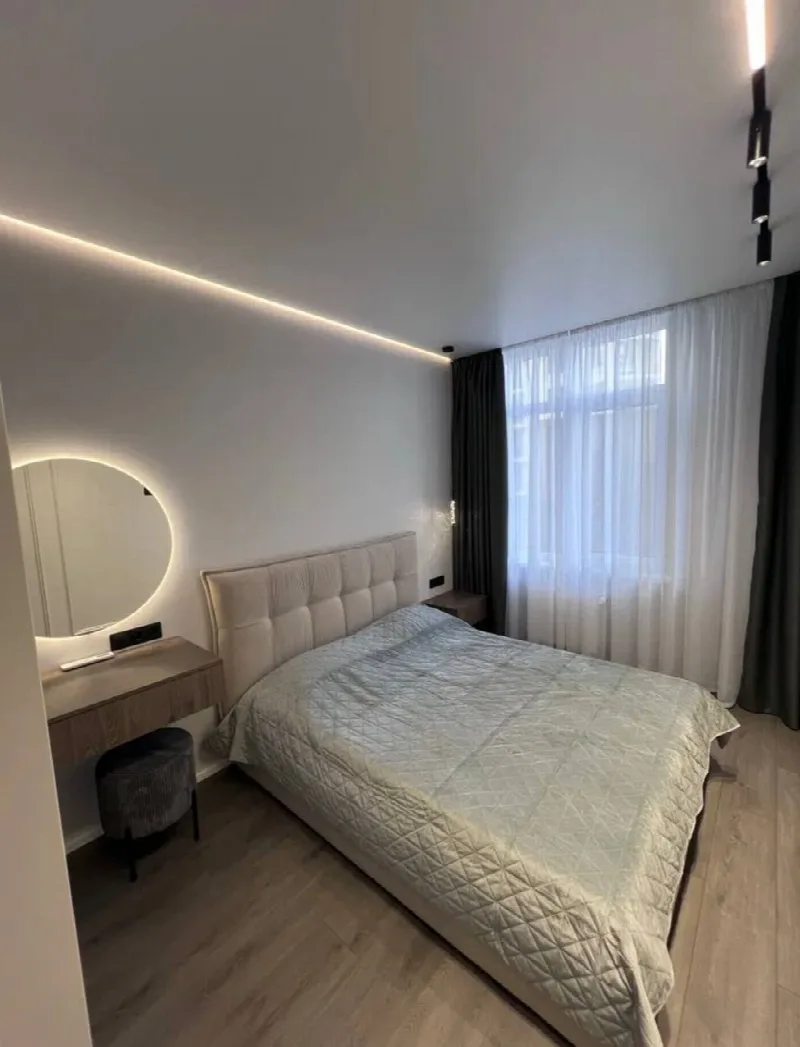 1-кімнатні, 42 м²