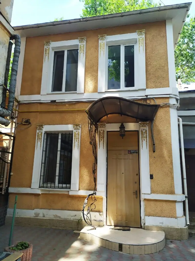3-кімн. квартира 82 м², 1/2 пов., вул. Канатна