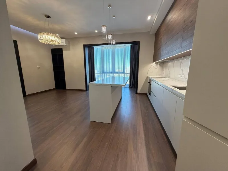 2-кімнатна квартира, 77 м², Вежа CHKALOV, Центр