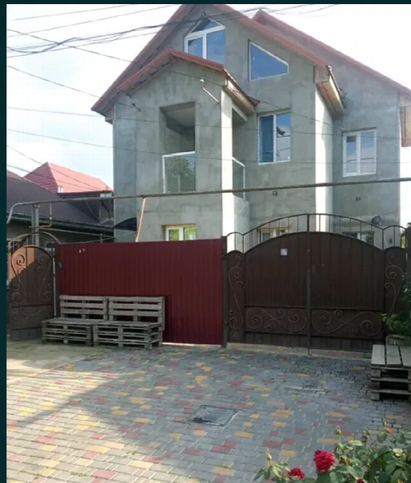 4-кімнатні, 104 м²