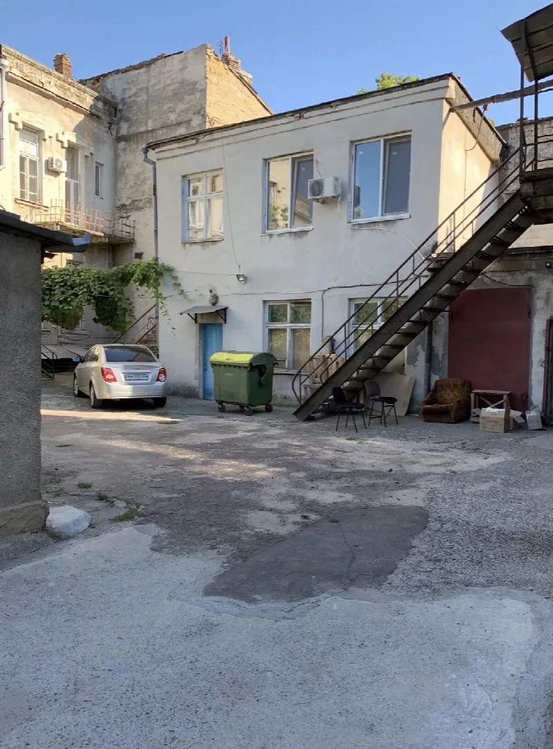 Commercial, 912 m², Moldavanka