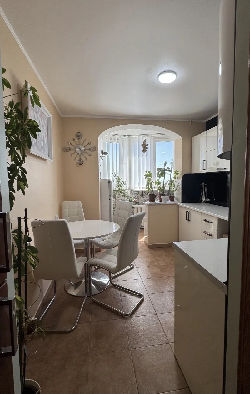 2-комнатная квартира, 57 м², Таирова