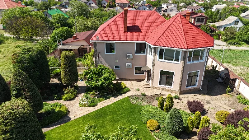 5-кімнатні, 306 м²