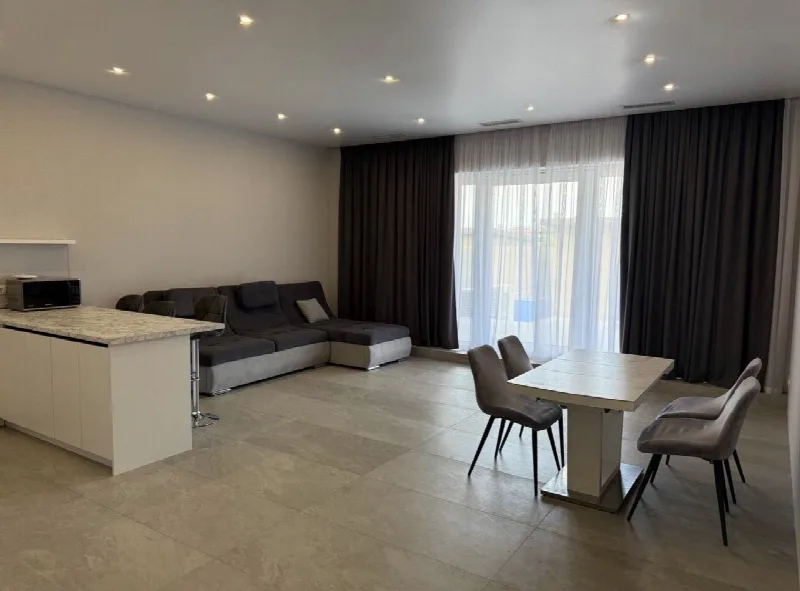 5-room house, 200 m², Chervonyi Khutir