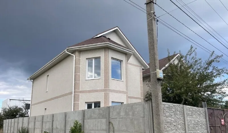 4-room house, 140 m², Molodizhne
