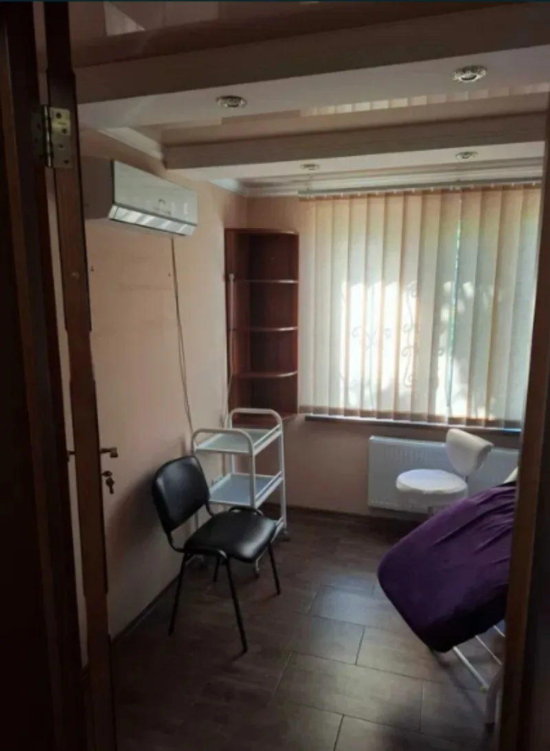4-кімнатна квартира, 68 м², Черемушки