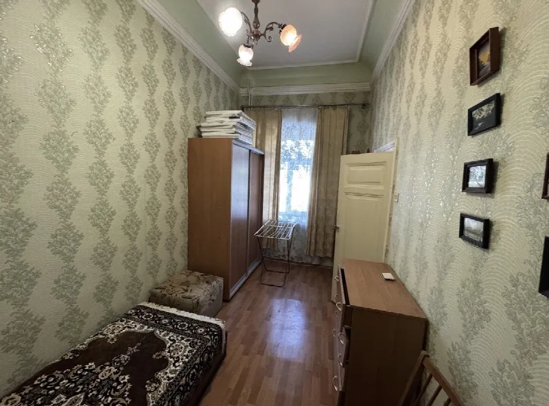 3-кімнатна квартира, 59 м², Центр