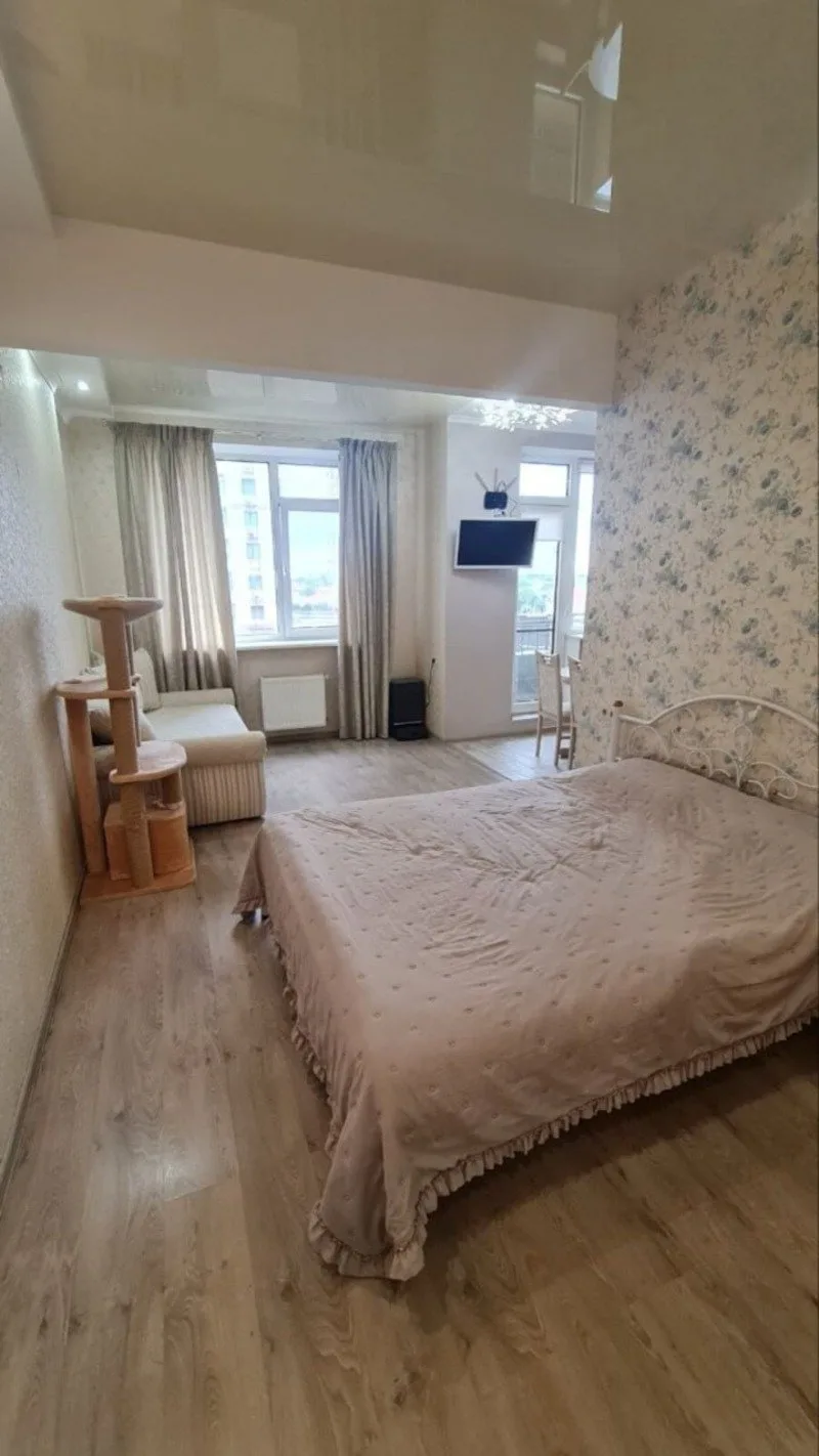 1-кімнатні, 42 м²