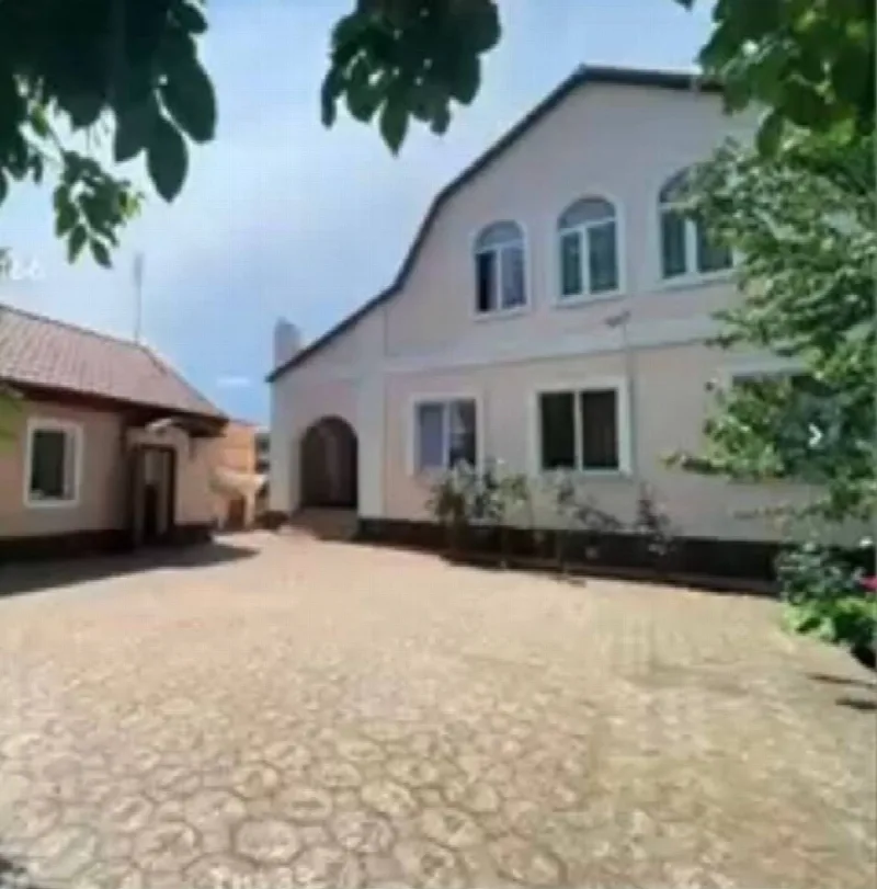 4-кімнатний будинок, 201 м², Ленселище