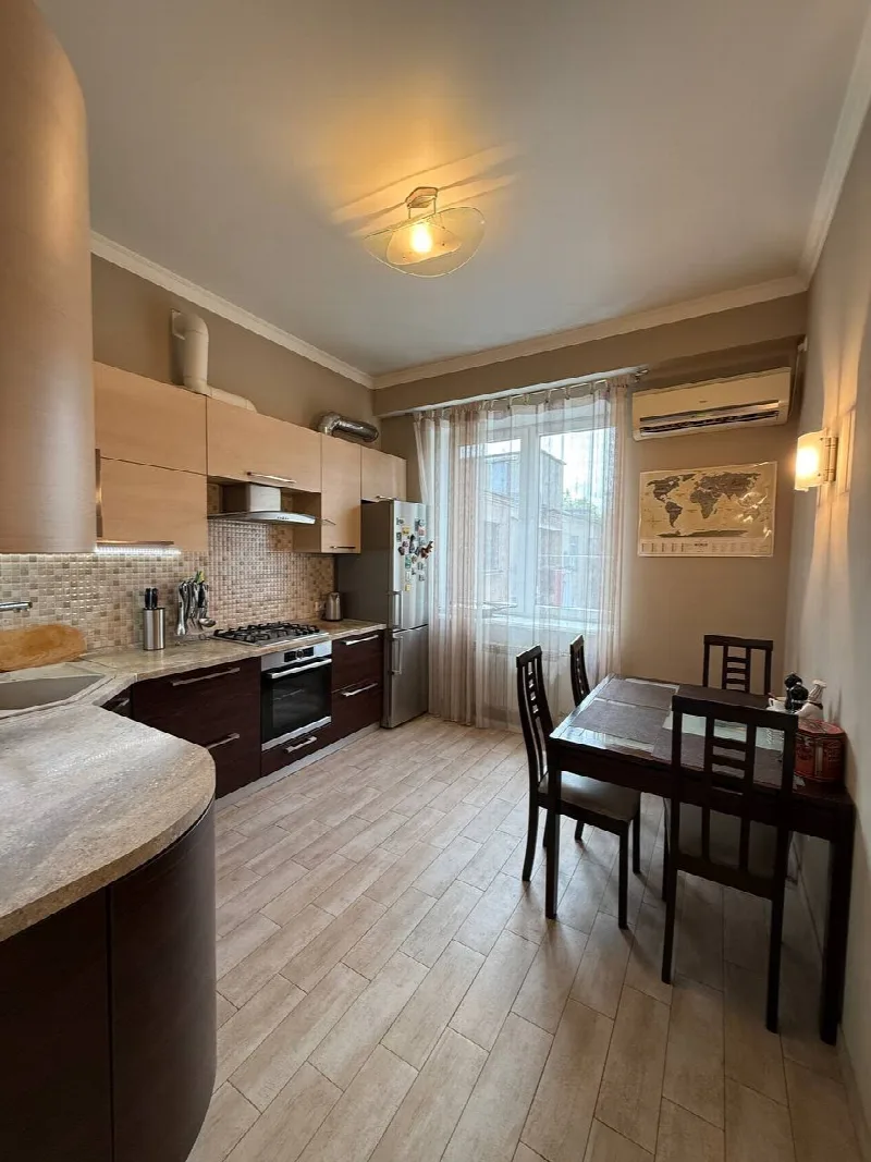 2-кімнатна квартира, 58 м², Центр