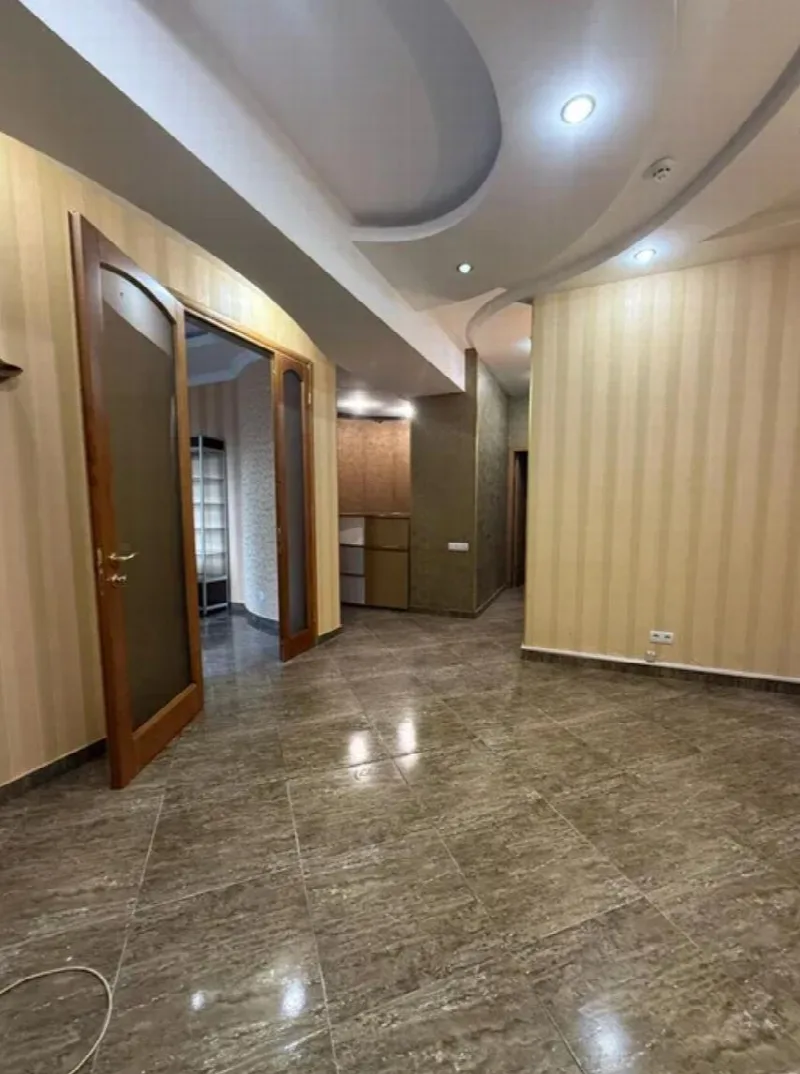 Комерційна, 72 м², Фонтан
