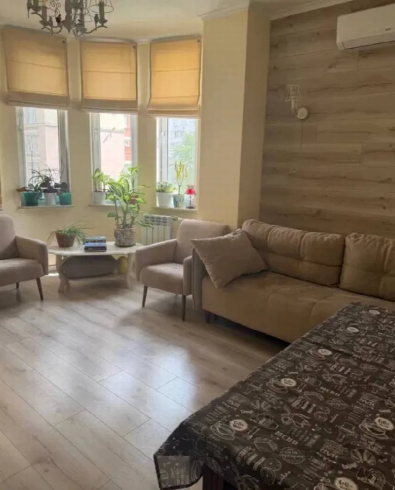 4-кімнатна квартира, 119 м², Таїрова
