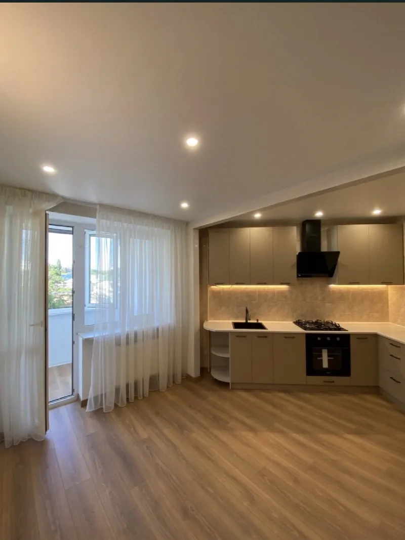 3-кімнатні, 94 м²