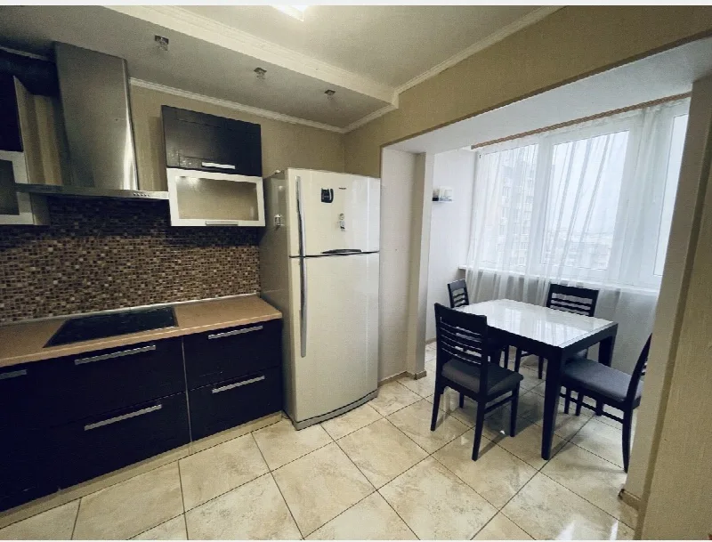3-room apartment, 77 m², Moldavanka