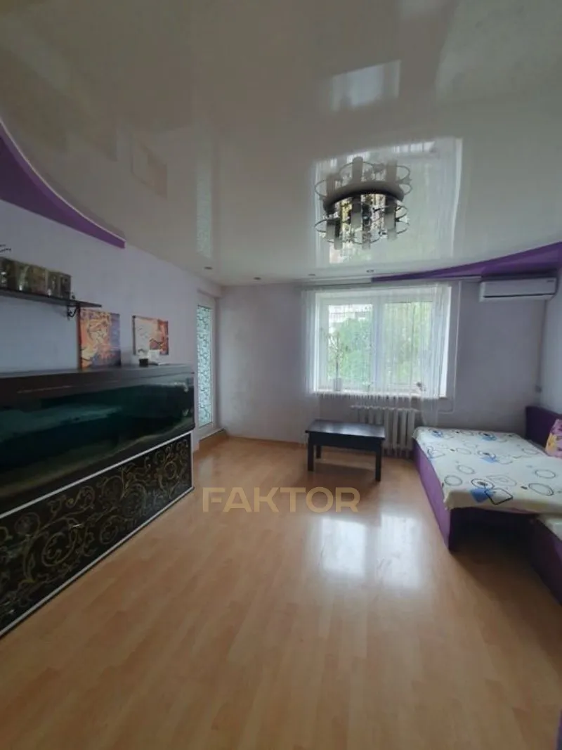 2-room apartment 54 m², floor 8/9, Pedahohichna St