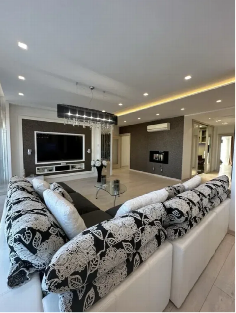 4-кімнатна квартира, 176 м², Ясна Поляна, Центр