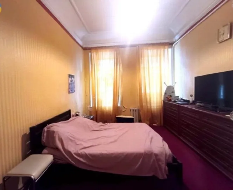 3-кімнатна квартира, 46 м², Центр