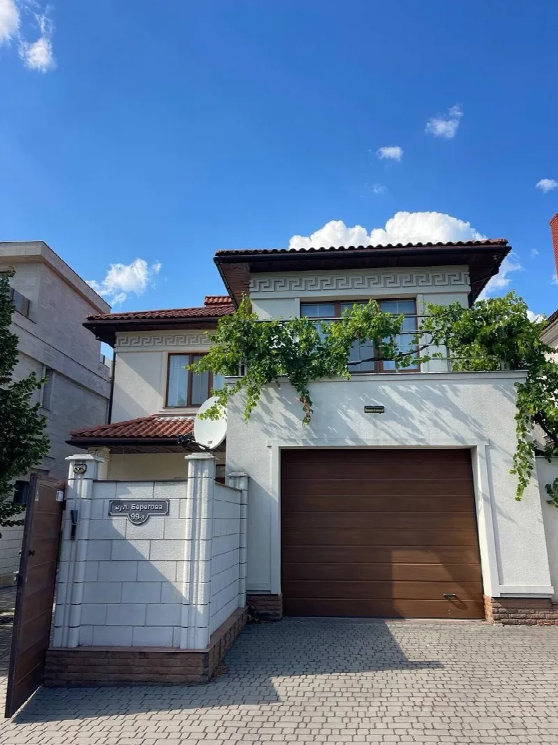 4-кімнатні, 205 м²