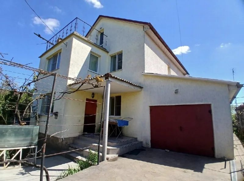 5-room, 163 m²
